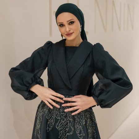 فستان نافش مزين بالخرز